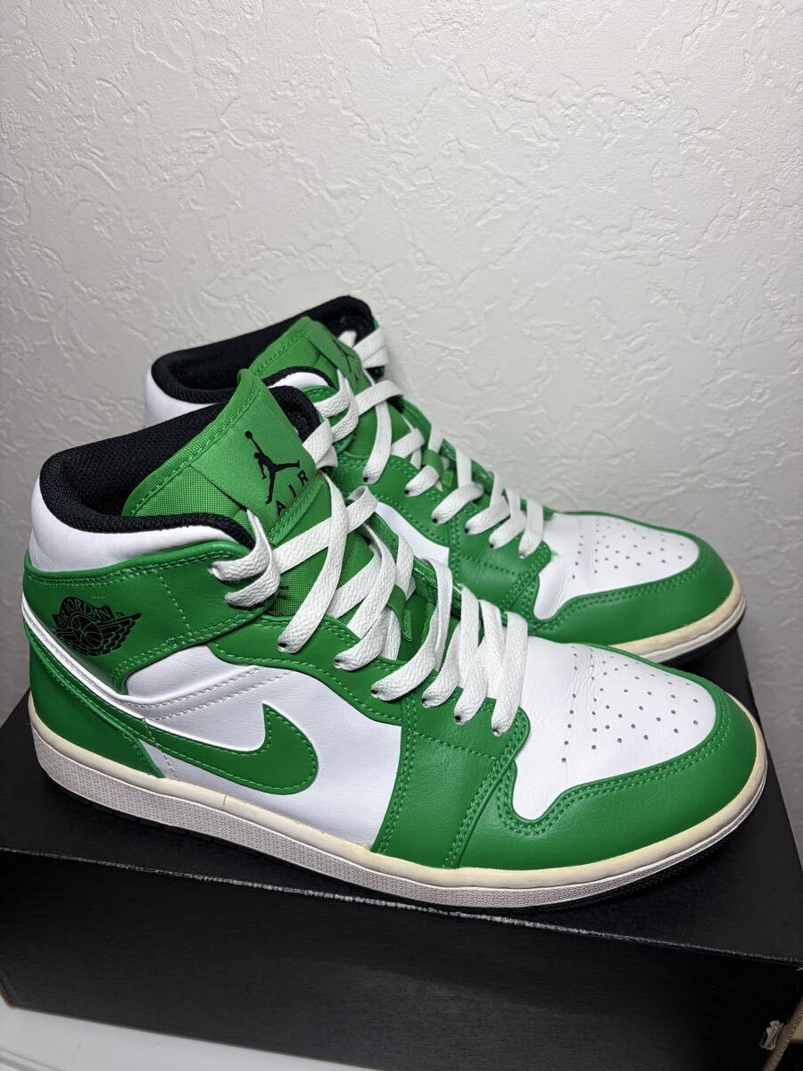 ナイキ エアジョーダン1 ミッド "ラッキーグリーン"