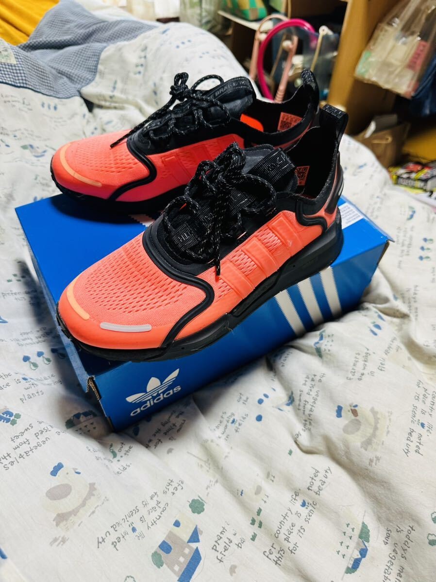 新品　ADIDAS ORIGINALS アディダスオリジナルス　NMD R1 V3 27センチ