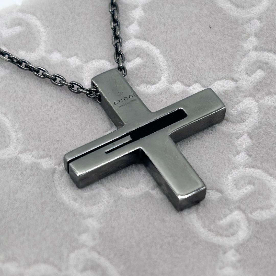 GUCCI グッチ ブラック カットアウトG クロス ネックレス