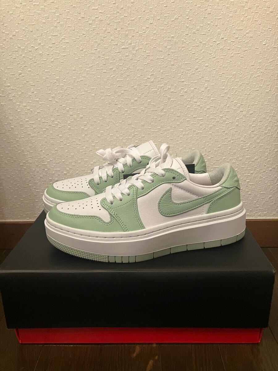 スニーカーダンク(スニダン) | 人気新作のスニーカー、トレカ、注目