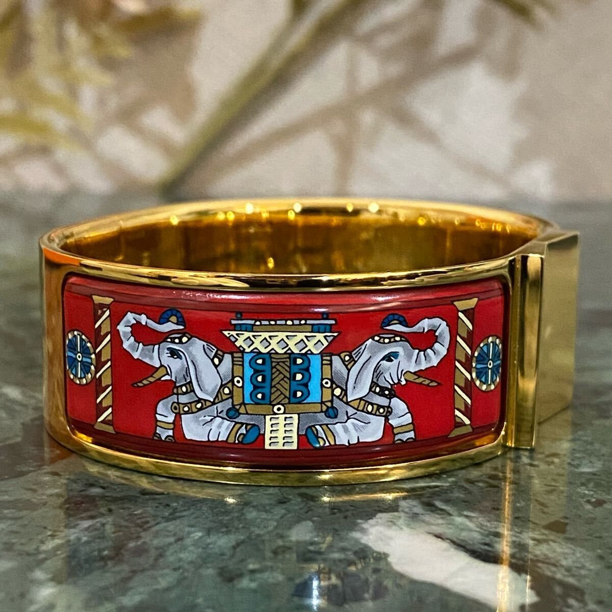 HERMES エマイユ GM ブレスレット バングル ロケ 七宝焼 ゴールド×レッド 像
