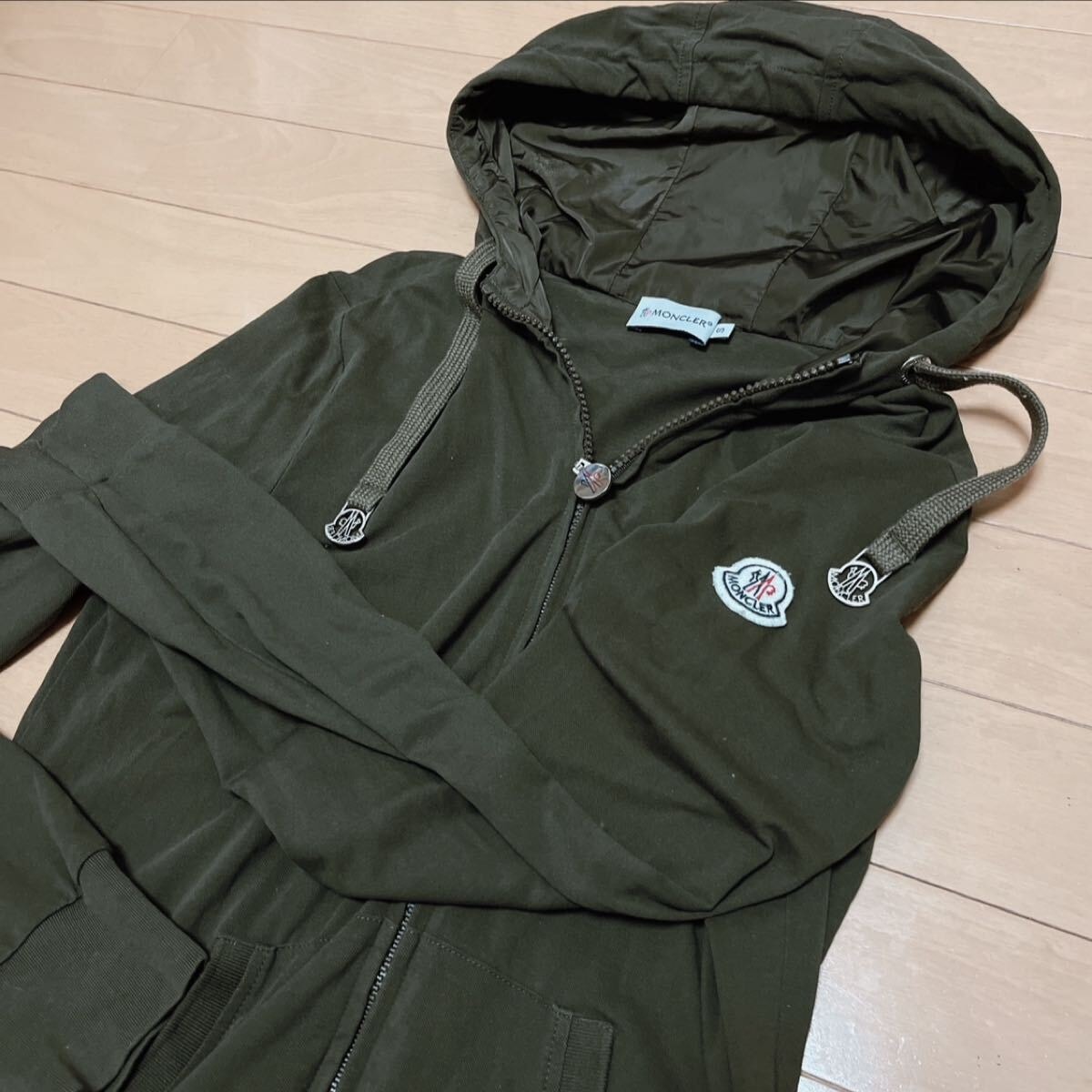 モンクレール MONCLER ジップパーカー　レディースS カーキ