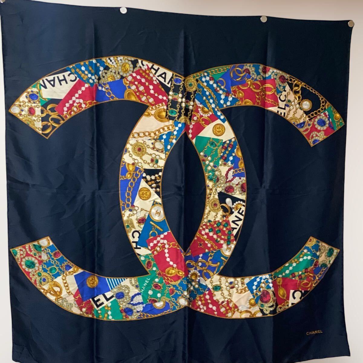 傷や汚れあり】VINTAGE CHANEL 大判シルクスカーフ ココマーク