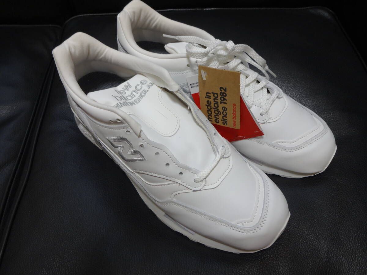 限定品　英国製　New Balance M1500WHI 　２８．５ｃｍ　未使用　正規品　純正SRインソールを付けます