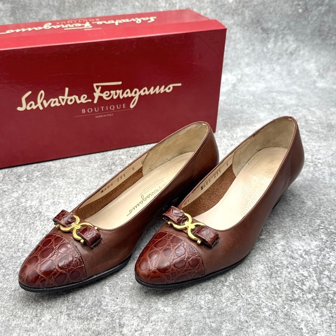 美品　フェラガモ　5B　ガンチーニ　ブラウン　型押しレザー　ローヒール　パンプス　Salvatore Ferragamo サイズ : 22cm