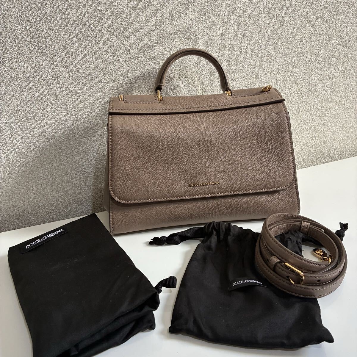 【美品】Dolce & Gabbana グレー ショルダーバッグ　ベージュ