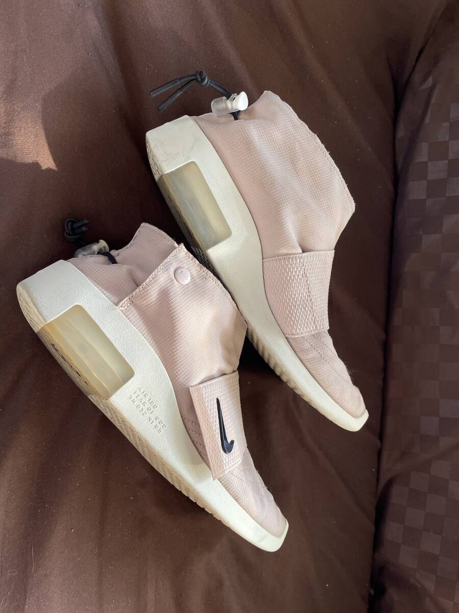 フィアオブゴッド × ナイキ エアモック "パーティクル ベージュ"