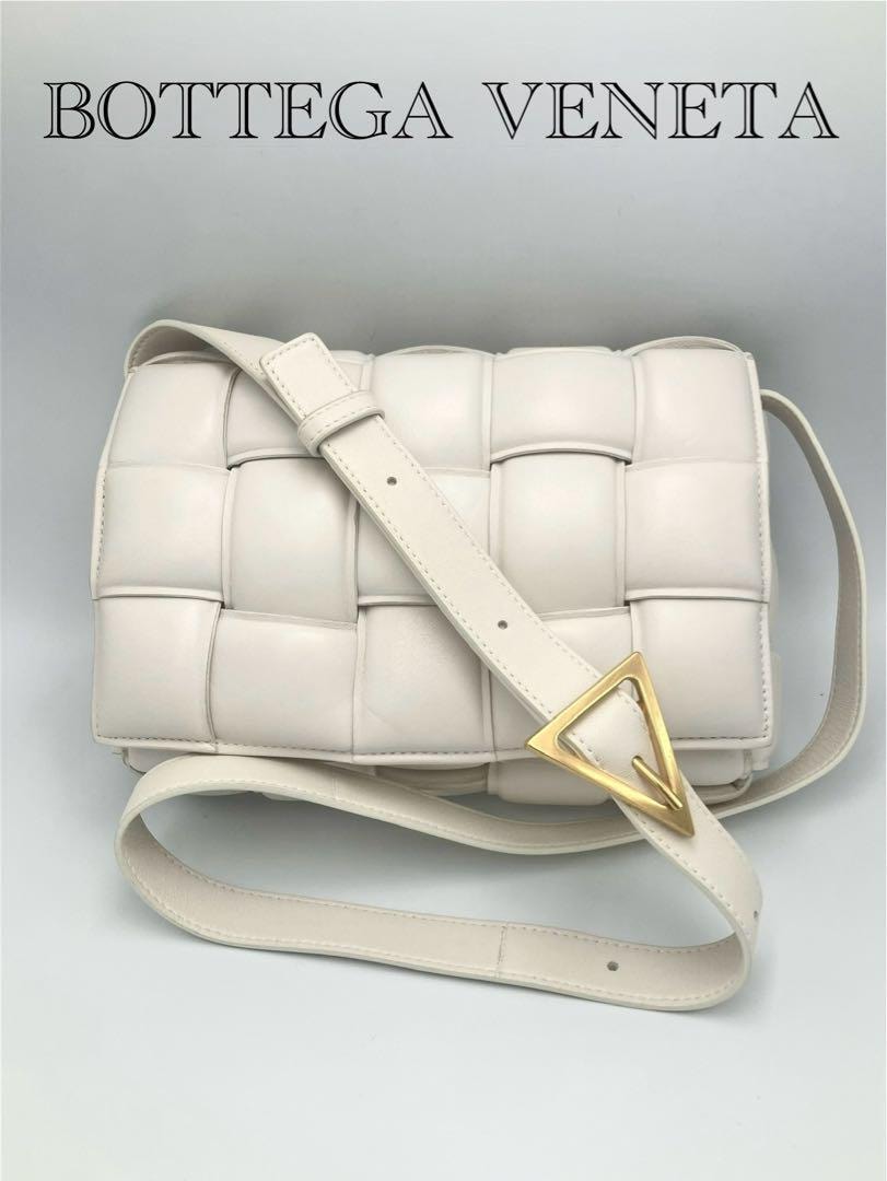 BOTTEGA VENETA パデット カセット レザー クロスボディバック