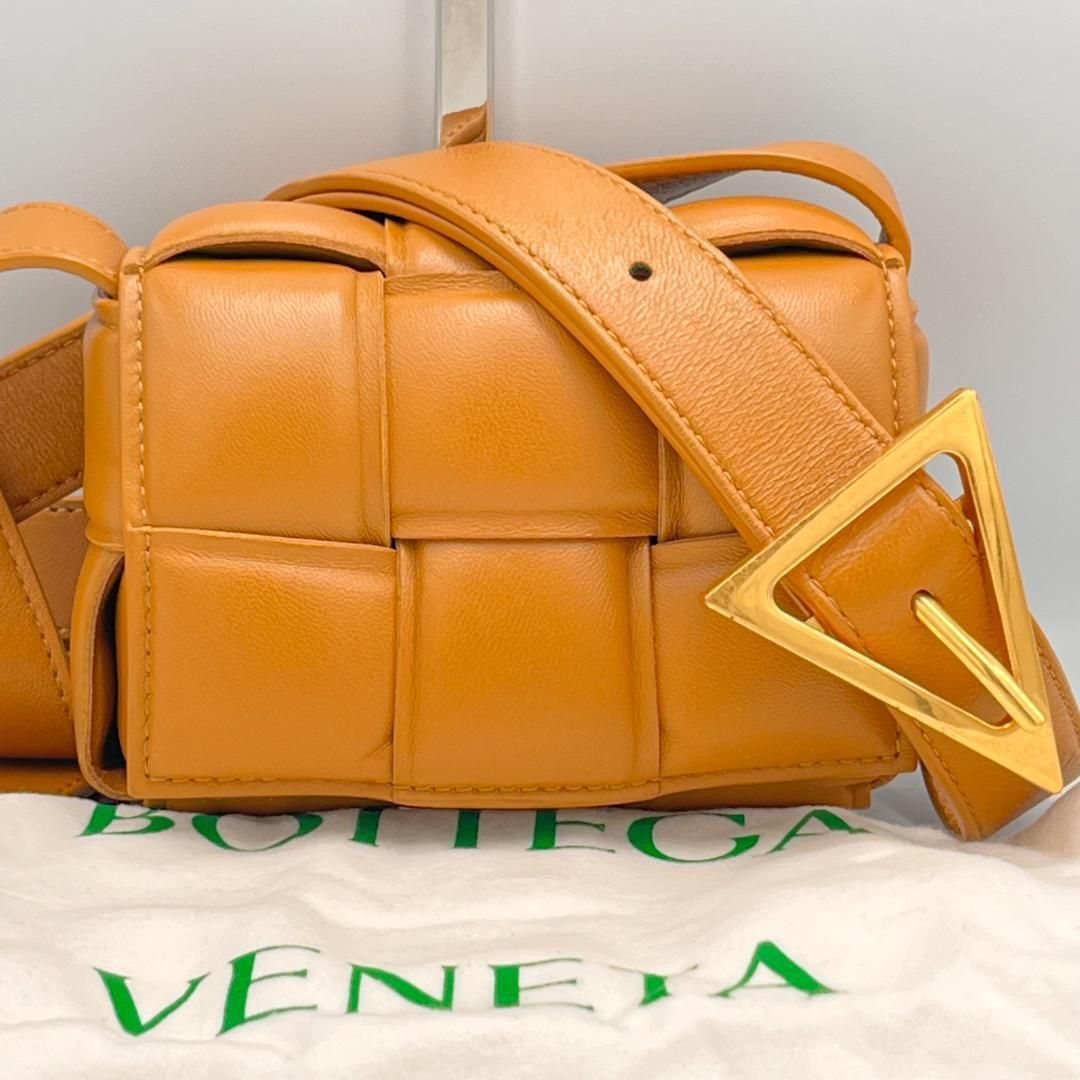 極美品☆BOTTEGAVENETA ボッテガヴェネタ キャンディパデッドカセット ショルダーバッグ