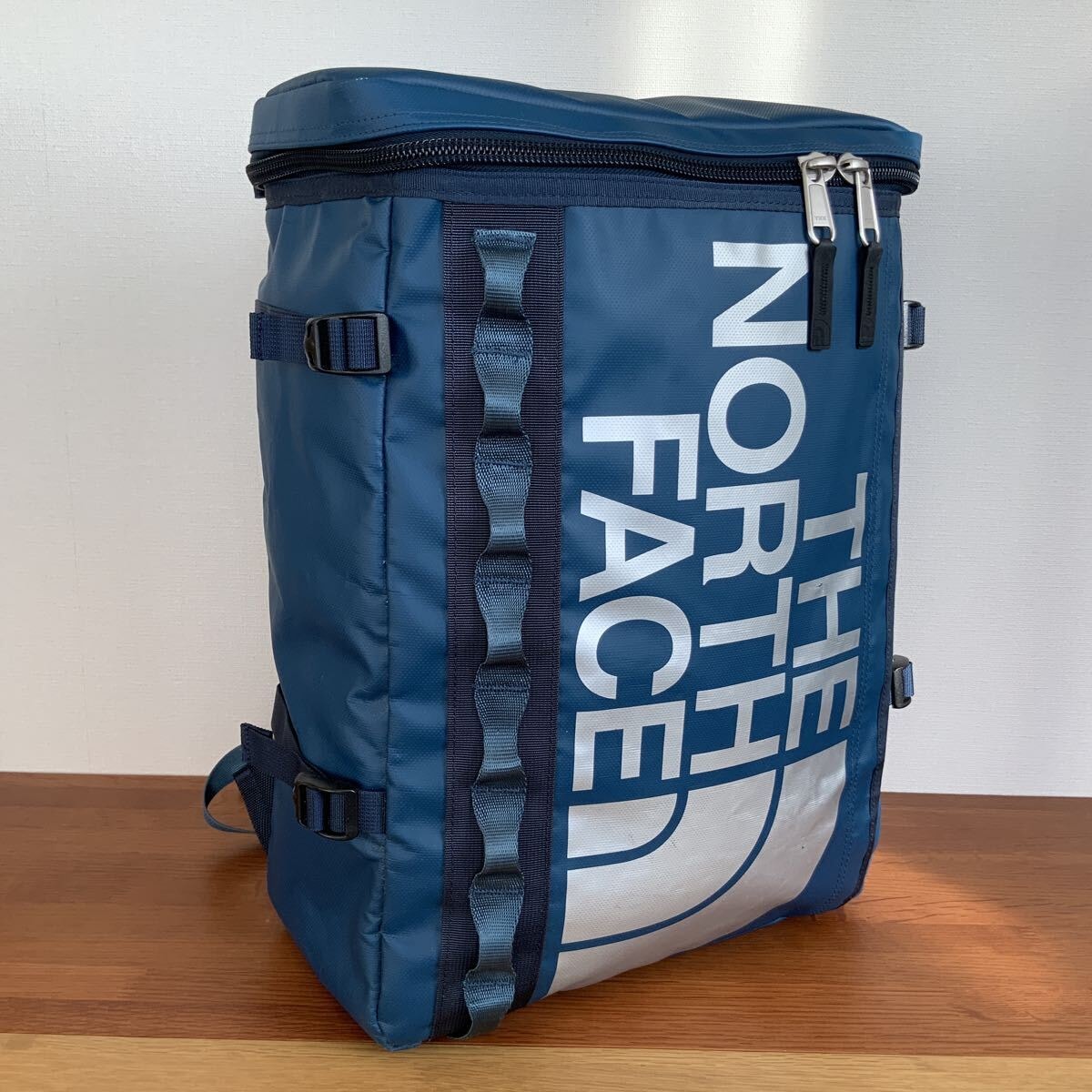 ノースフェイス BCヒューズボックス ネイビー　シルバーロゴ