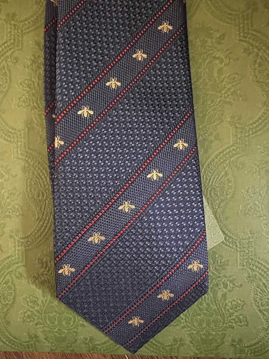 新品・未使用(ワケあり)】新品 GUCCI ネイビー 蜂モチーフ