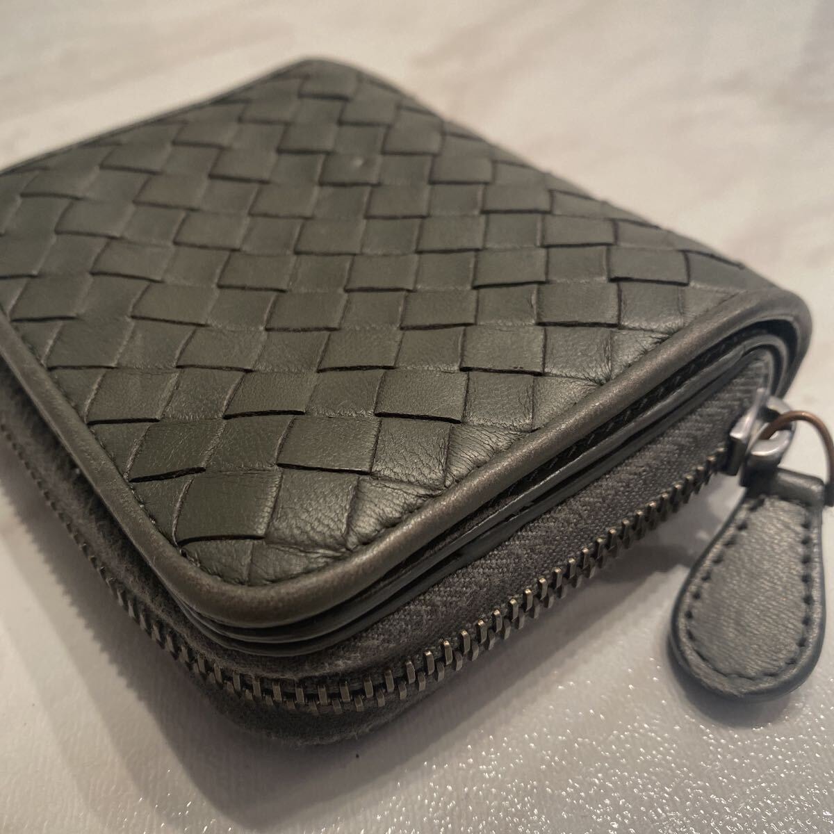 大人気！極美品！ BOTTEGA VENETA ボッテガヴェネタ イントレチャート　コンパクトウォレット　ミニ財布 ジッピーウォレット　 小銭入れ