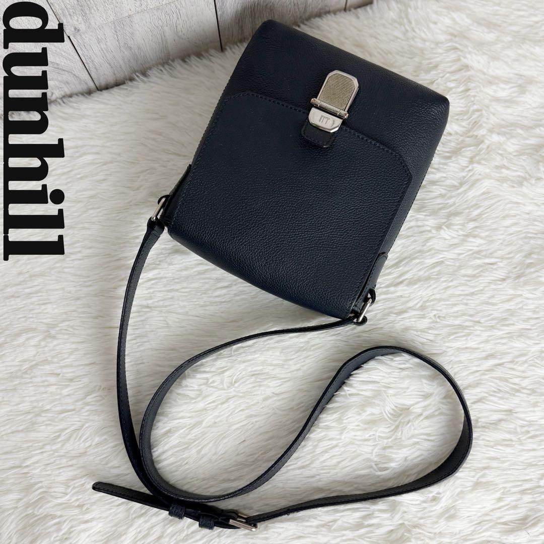 人気 dunhill ダンヒル ロゴ金具 レザー フラップ ショルダーバッグ ベルグレイヴ Belgrave ネイビー メンズ