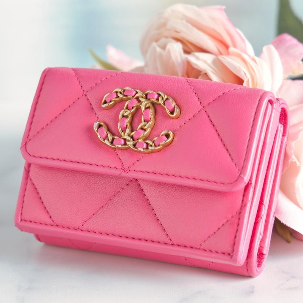 CHANEL シャネル19 マトラッセ スモール 三つ折り財布 ミニ財布 財布