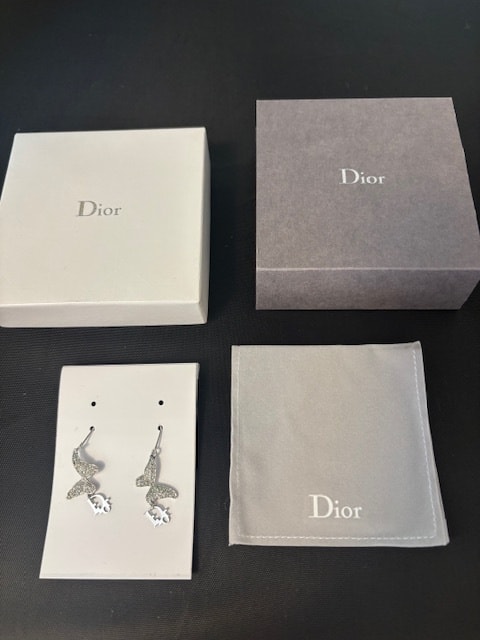 ディオール シルバー バタフライ ピアス ラインストーン 中古 美品