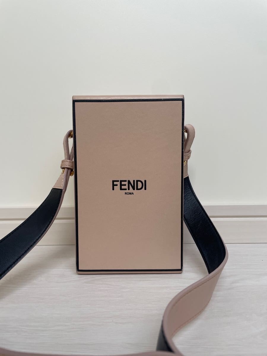 フェンディ　バーティカルボックス　ショルダーバッグバッグ　FENDI fendi Vertical Box VERTICALBOX ピンク　2021シューズボックス