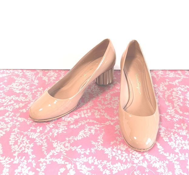 最終価格★Salvatore Ferragamo フェラガモ★ゴールドフラワーヒール・エナメルレザー・パンプス・ライトピンクベージュ・35 1/2D/23cm前後