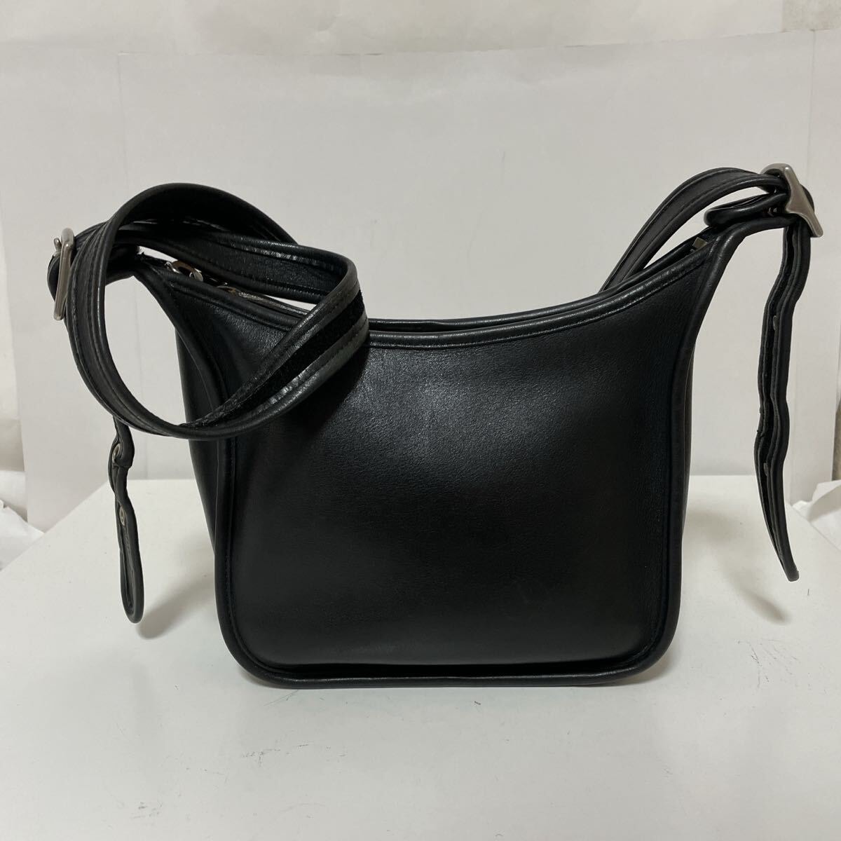 専用オールドコーチ　ショルダーバッグ　マシューヒーリー　シルバー金具　黒 オールドコーチ ショルダーバッグ マシューヒーリー レザー 黒