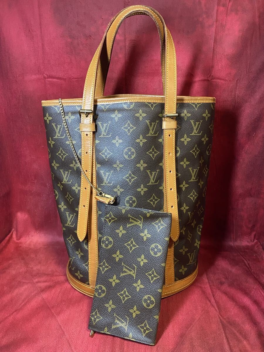 ルイヴィトン　バケットGM ショルダーバッグ