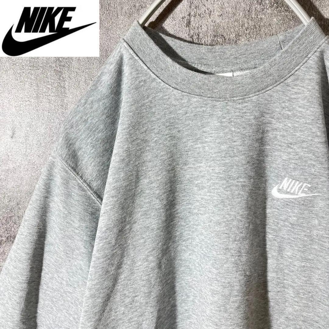 [大人気] ナイキ　スウェット　刺繍ロゴ　胸元ワンポイント　存在感◎