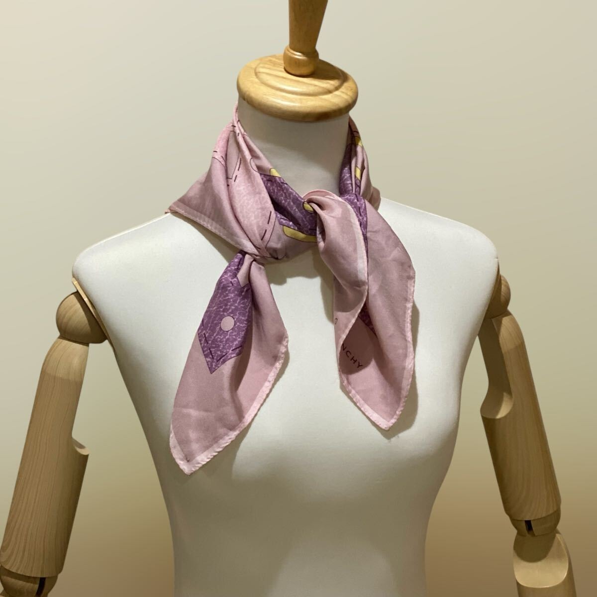 GIVENCHY シルクスカーフ ベルトモチーフロゴ ジバンシイ