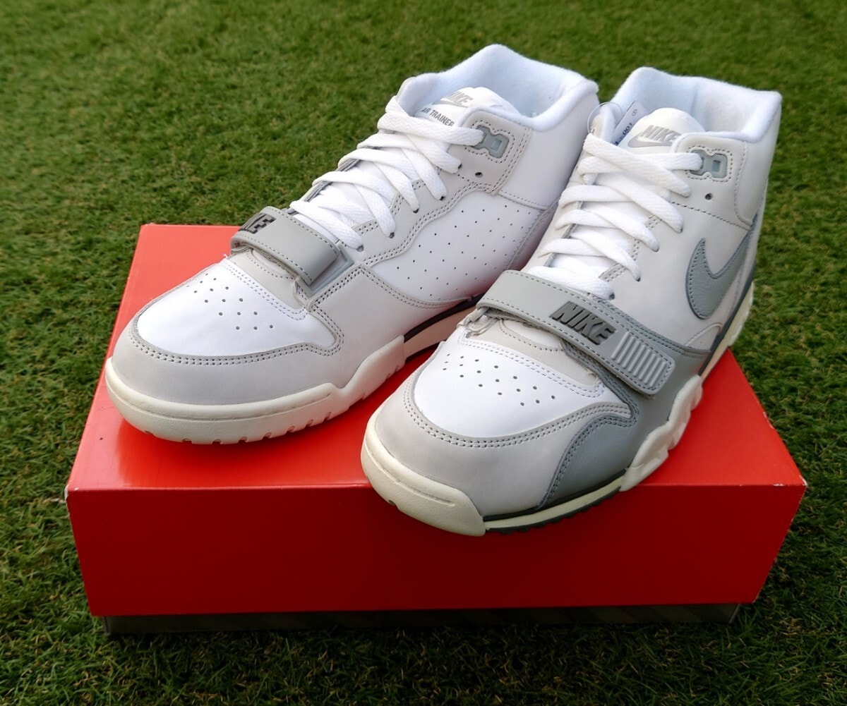 ナイキ エアトレーナー1 "フォトンダスト/ライトスモーク"