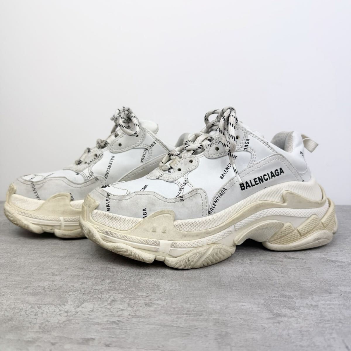 balenciaga トリプルS バレンシア スニーカー 