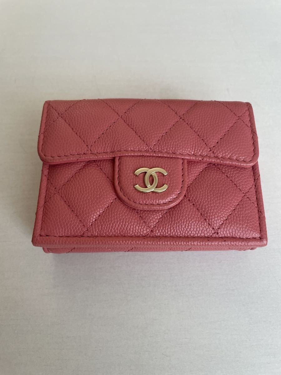 シャネル　キャビアスキン　クラシック スモール　フラップウォレット　折り財布　CHANEL ピンク　ローズピンク　ココマーク　ゴールド