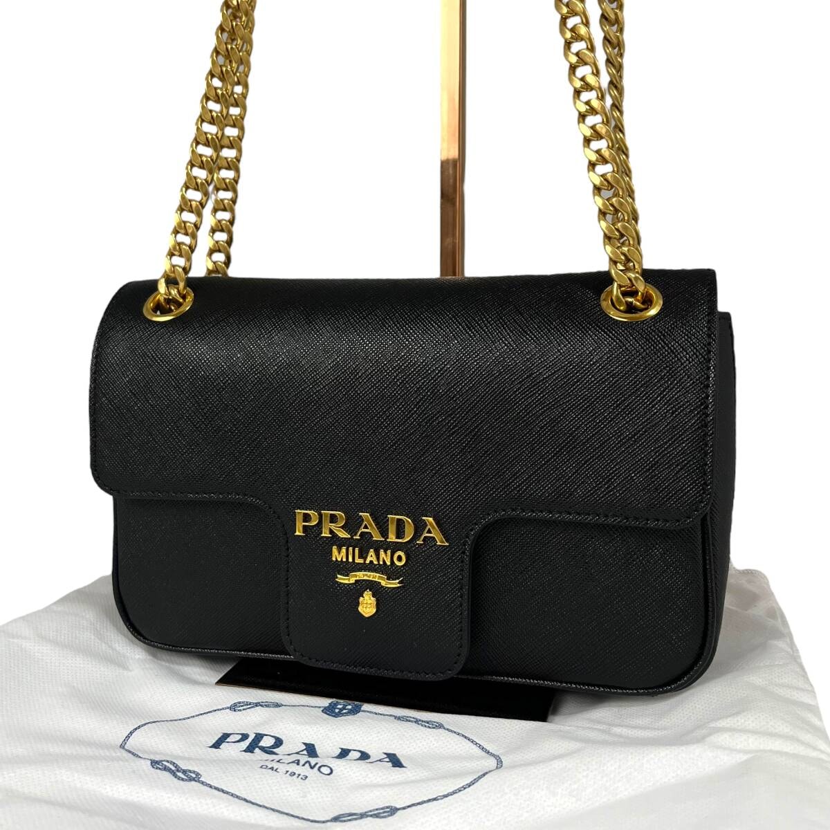 C (やや傷や汚れあり)】プラダ PRADA ショルダーバッグ 三角ロゴ