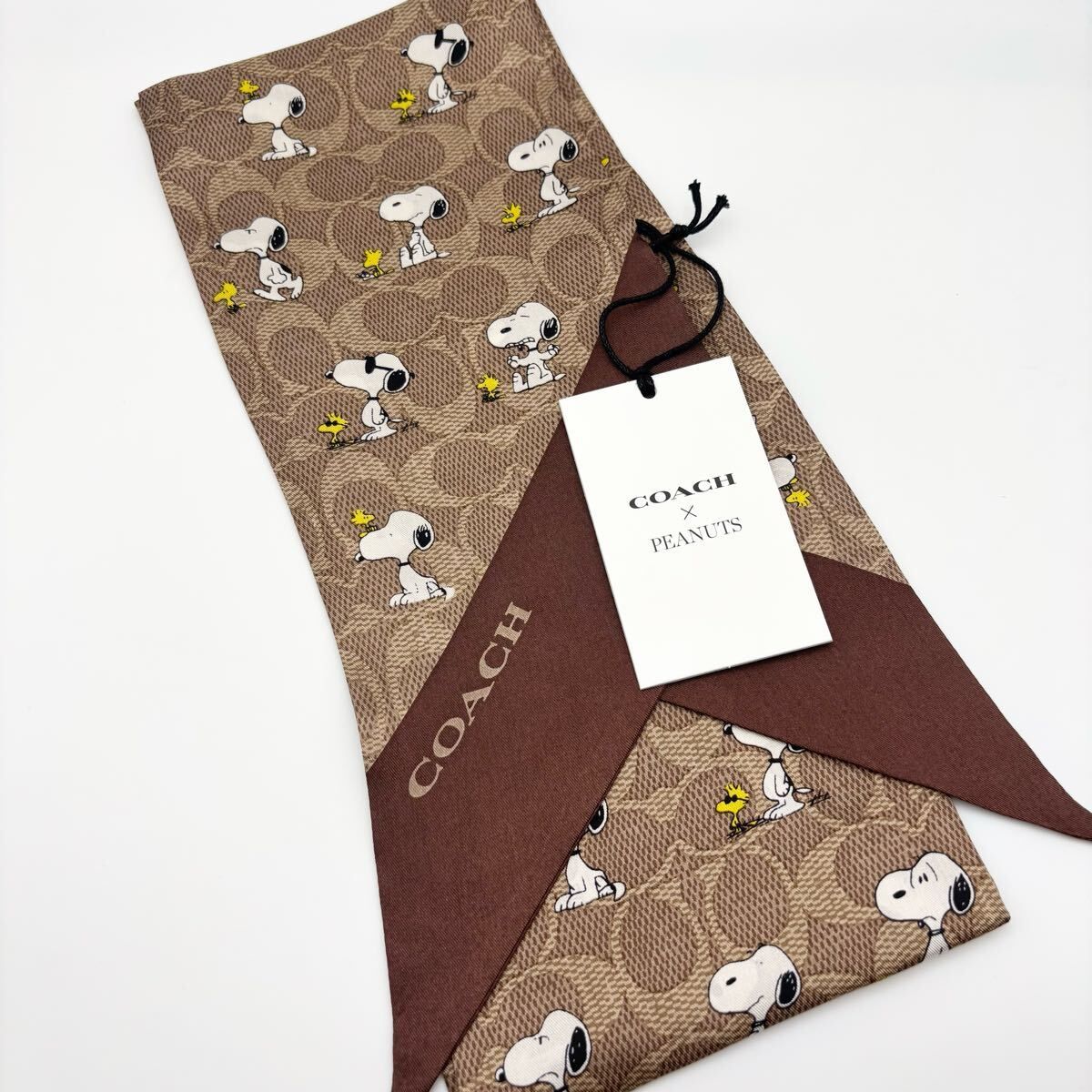 【新品】COACH X PEANUTS★シルクスカーフ★シグネチャースヌーピー 新品】COACH X PEANUTS☆シルクスカーフ☆シグネチャー