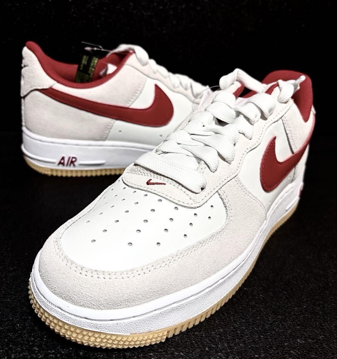 ☆送料込■新品26.0cm■ナイキ エア フォース 1 07 LV8 サミットホワイト/ホワイト/ガムイエロー/バーシティレッド【定価.18150円】