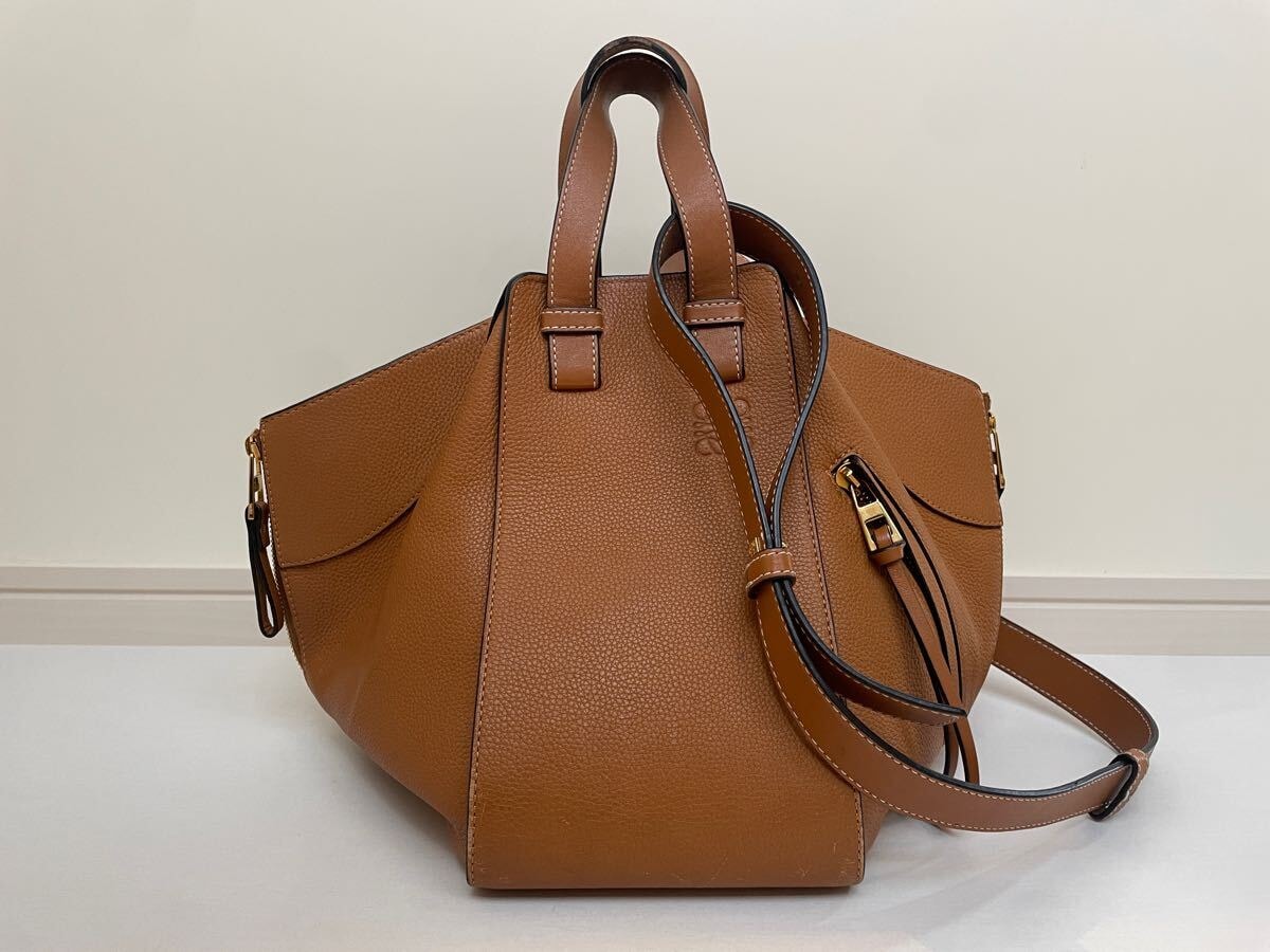 ロエベ　ハンモックバッグ スモール（ソフトグレインカーフ）タン　LOEWE　ブラウン　ショルダーバッグ　ハンドバッグ　ゴールド　