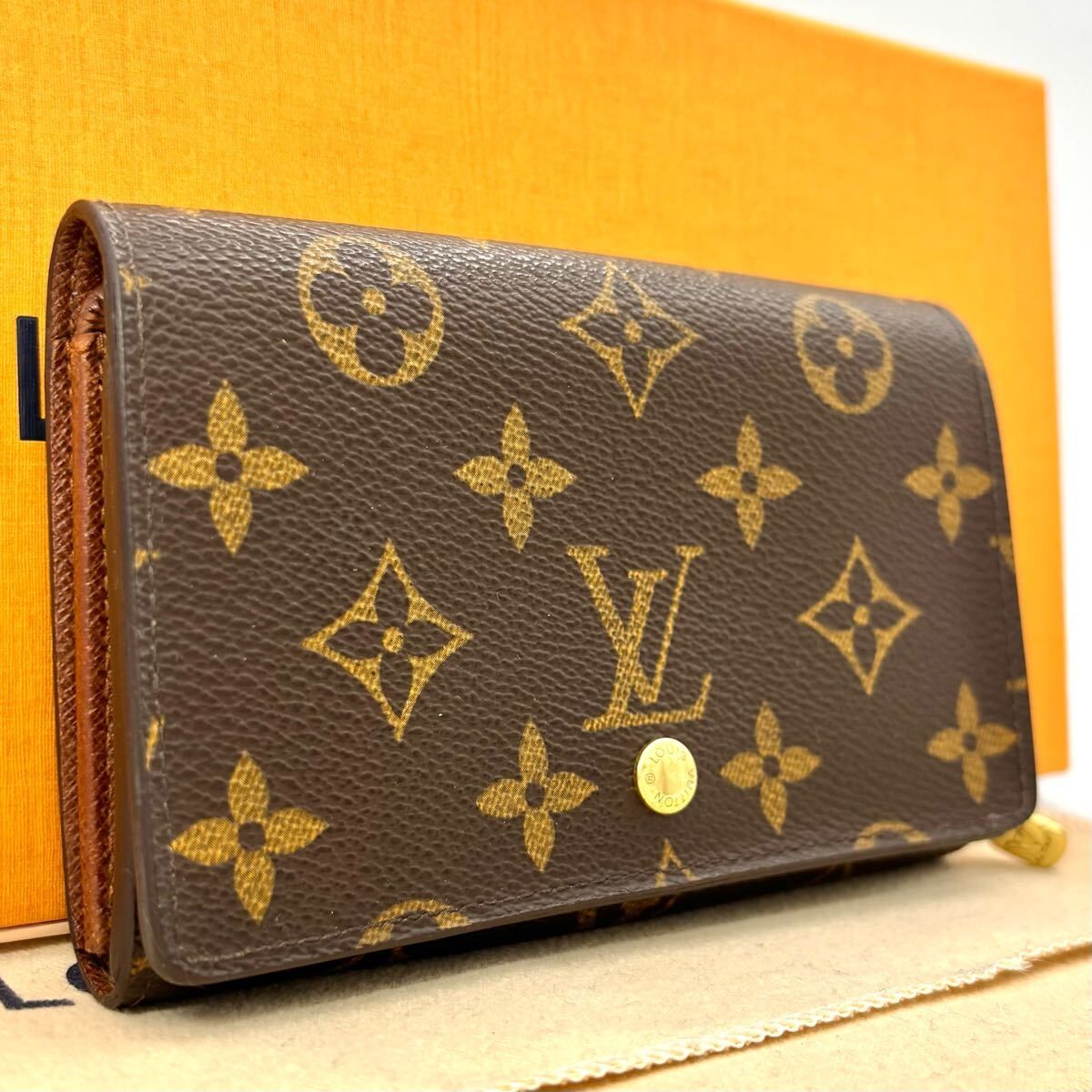 k88　トレゾール　ルイヴィトン　モノグラム　二つ折り財布　LOUIS VUITTON