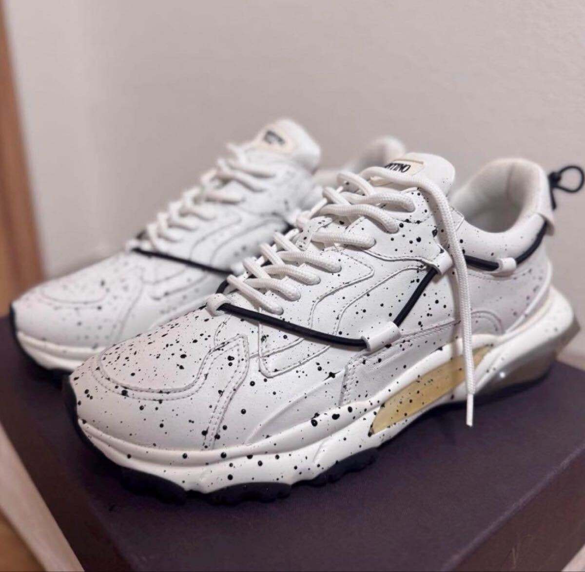 A+ (新品・未使用(ワケあり))】Valentino バウンス スニーカー 