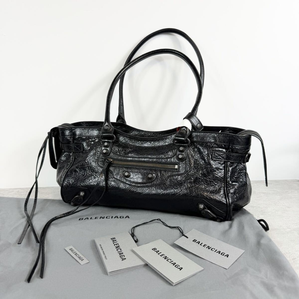 A+ (新品・未使用(ワケあり))】新品 BALENCIAGA LE CITY EAST