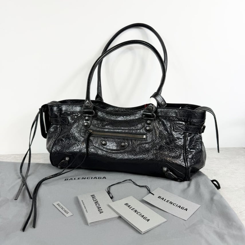 A+ (新品・未使用(ワケあり))】新品 BALENCIAGA LE CITY EAST A+ (新品・未使用(ワケあり))】新品 BALENCIAGA LE CITY EAST